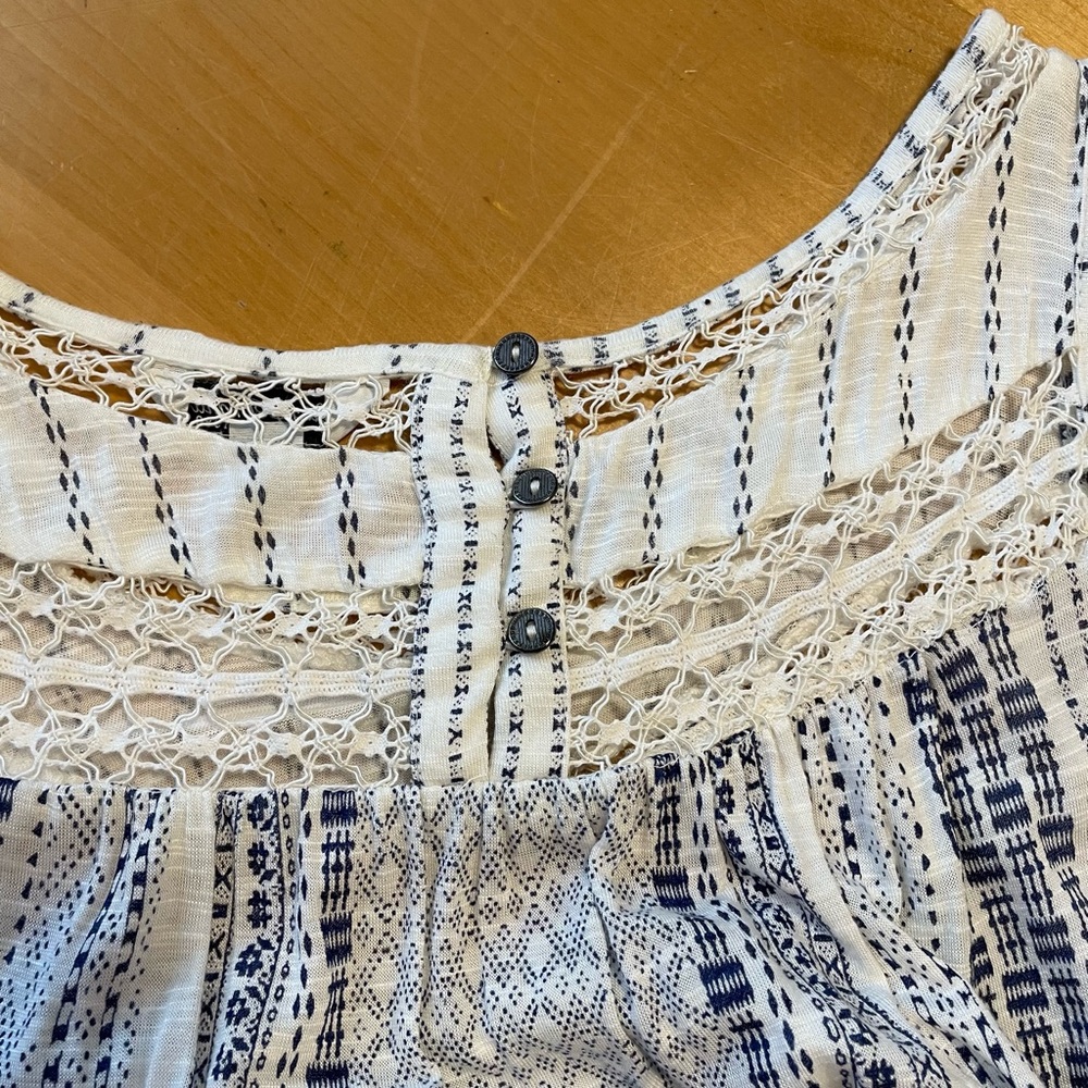 Lucky Brand Cold Shoulder Top - Size S - Picture 5 of 8